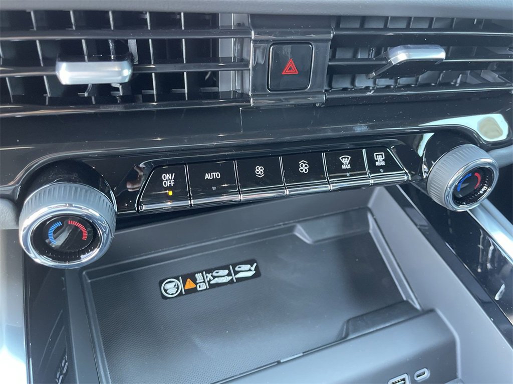 New 2025 Chevrolet Suburban Premier image 19