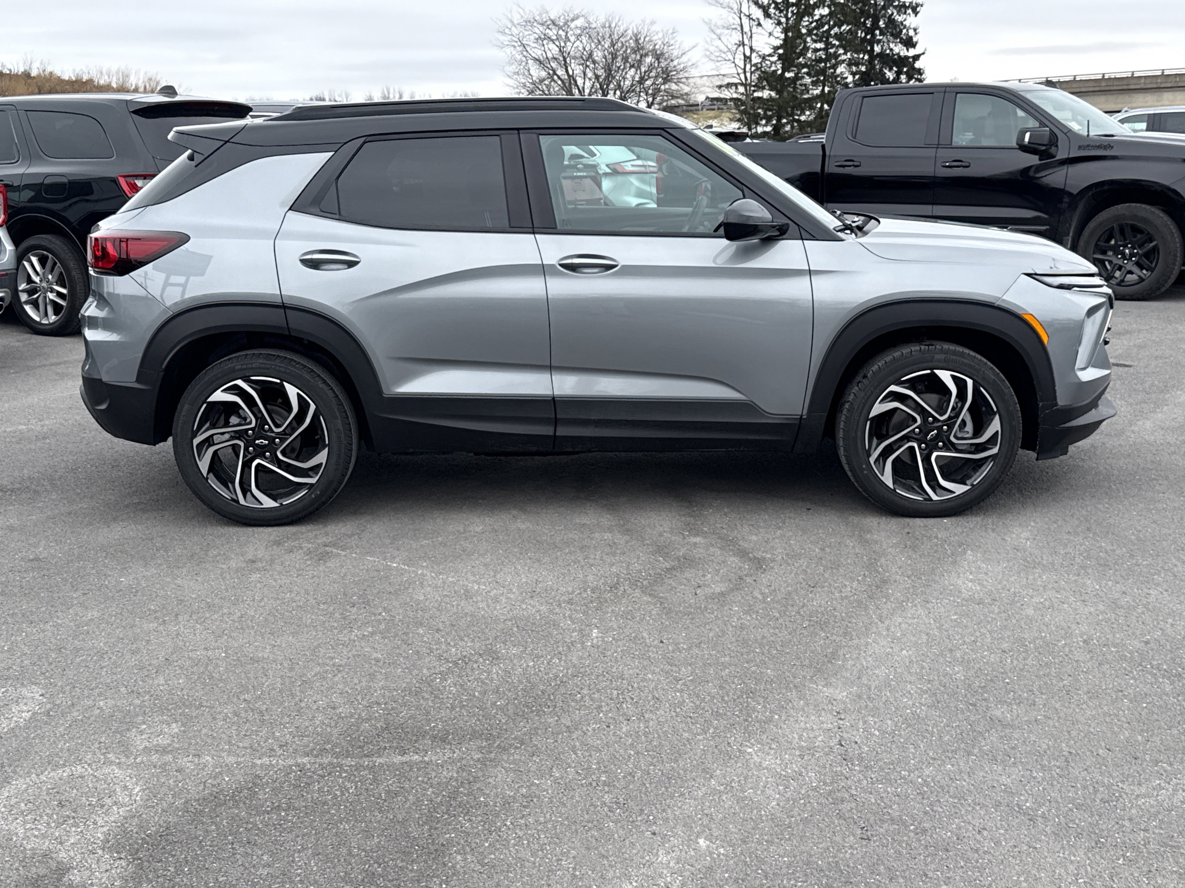 New 2026 Chevrolet TrailBlazer RS w/ Convenience Package image 2