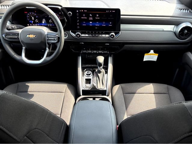 Used 2024 Chevrolet Colorado LT w/ LT Convenience Package II AWD/4WD image 4