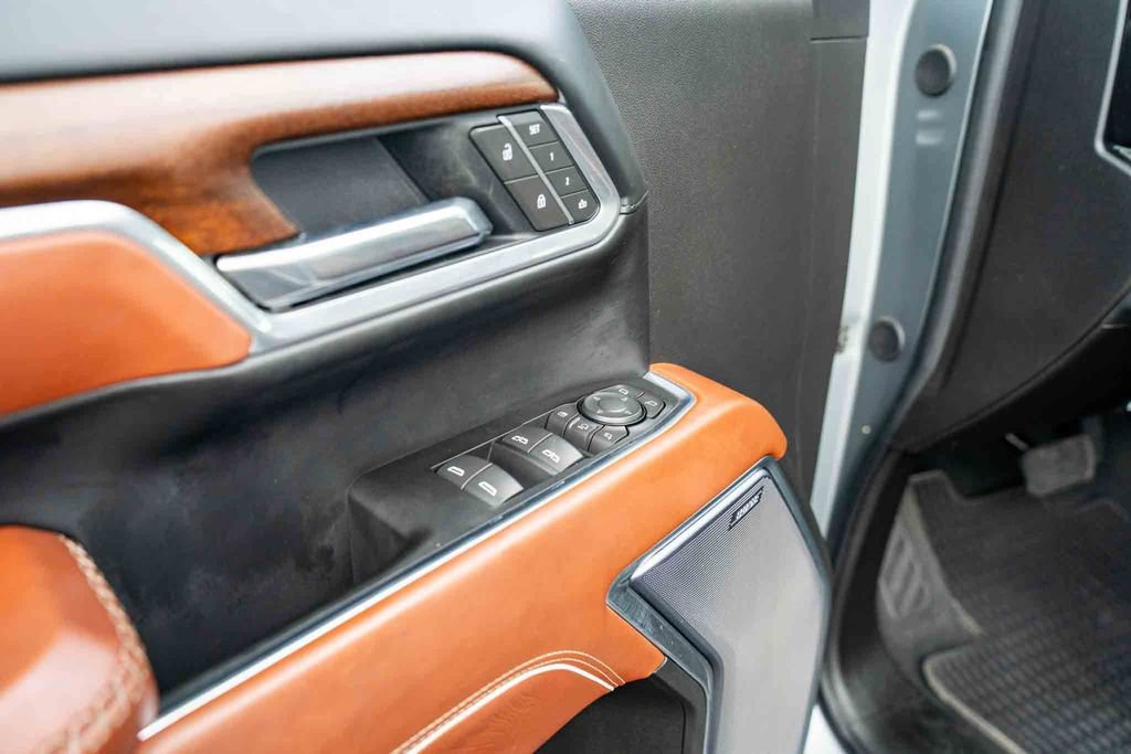 Used 2025 GMC Sierra 2500 Denali Ultimate AWD/4WD image 12