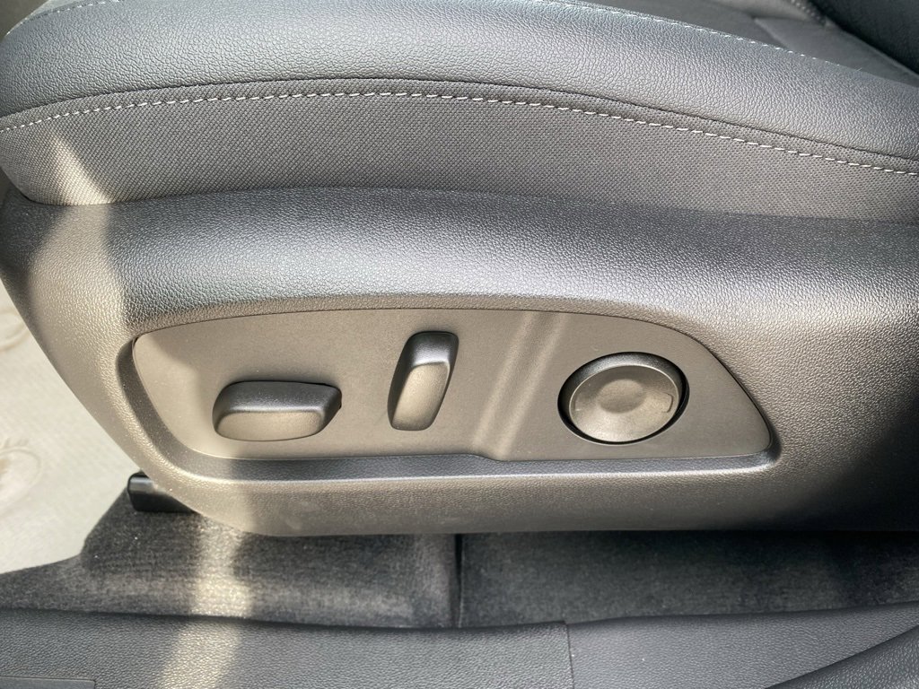 New 2026 Chevrolet Equinox LT w/ Convenience Package II image 11