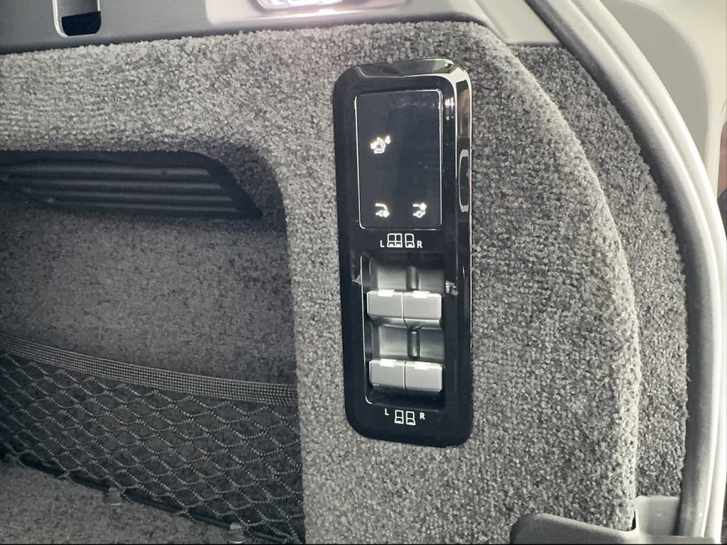 Used 2023 Land Rover Range Rover Long Wheelbase SE image 51