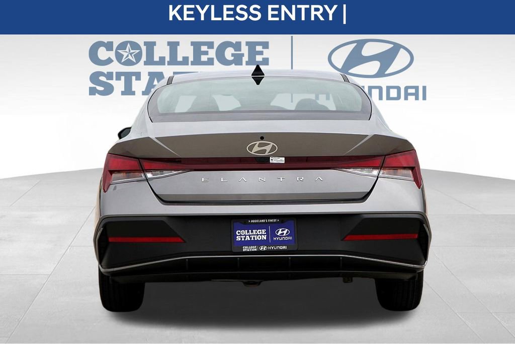 Used 2024 Hyundai Elantra SEL image 7