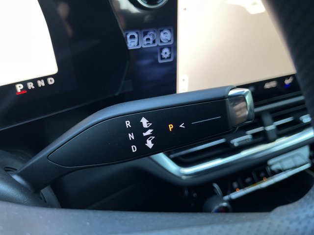 Used 2025 Chevrolet Equinox EV LT FWD image 16