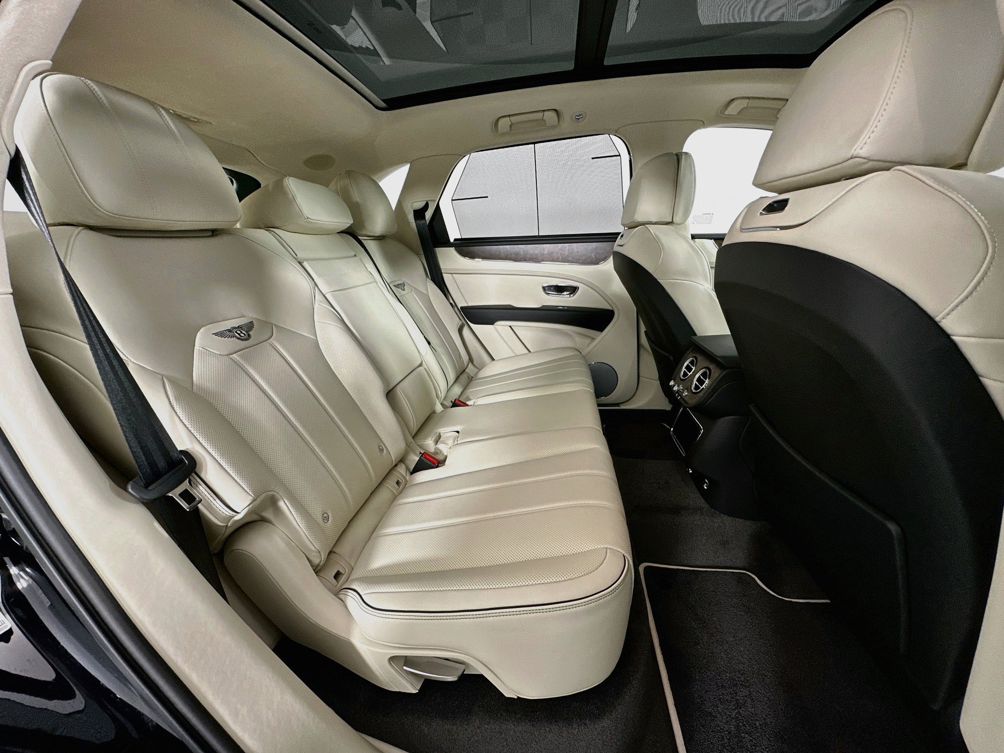 New 2026 Bentley Bentayga AWD/4WD image 24