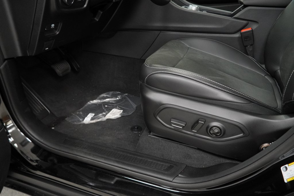 New 2025 Jeep Grand Cherokee Laredo image 29