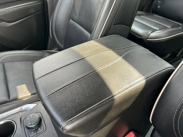 Used 2024 Chevrolet Traverse Premier w/ Redline Edition AWD/4WD image 36