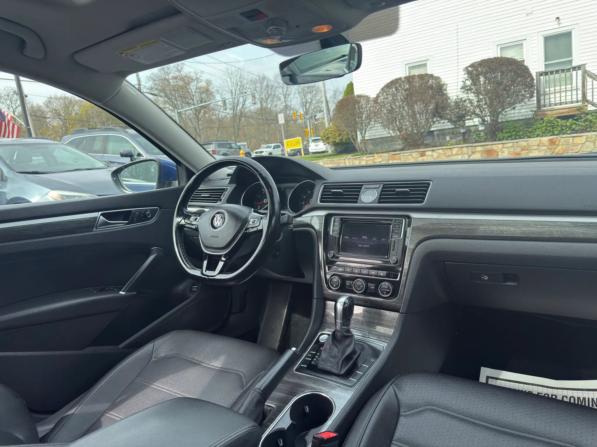 Used 2017 Volkswagen Passat 1.8T SE FWD image 32