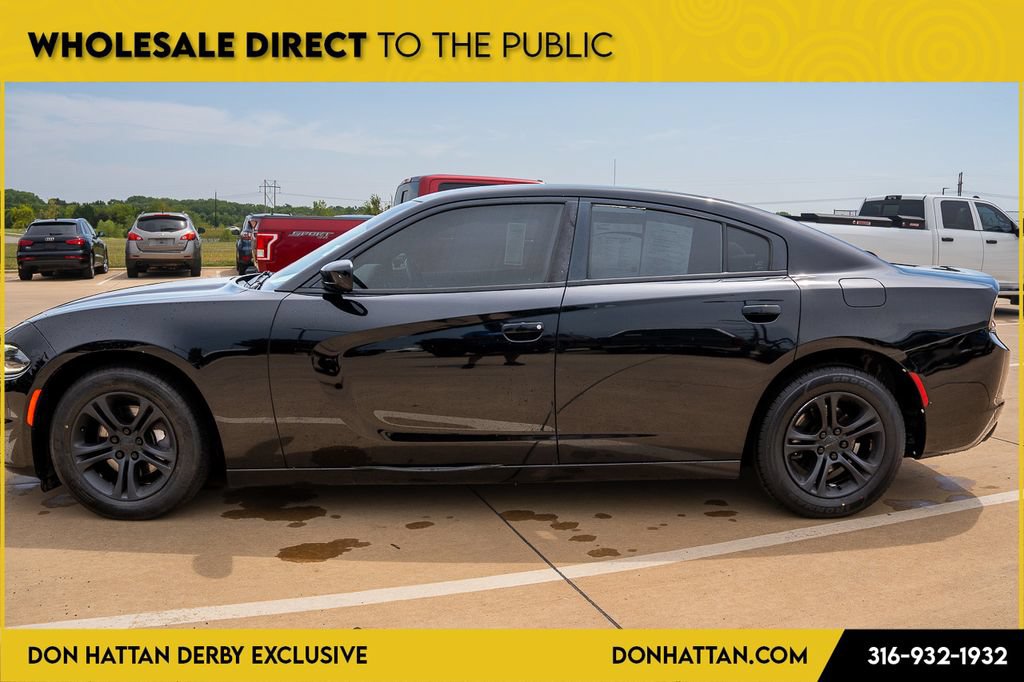 Used 2015 Dodge Charger SE w/ Popular Equipment Group RWD image 2