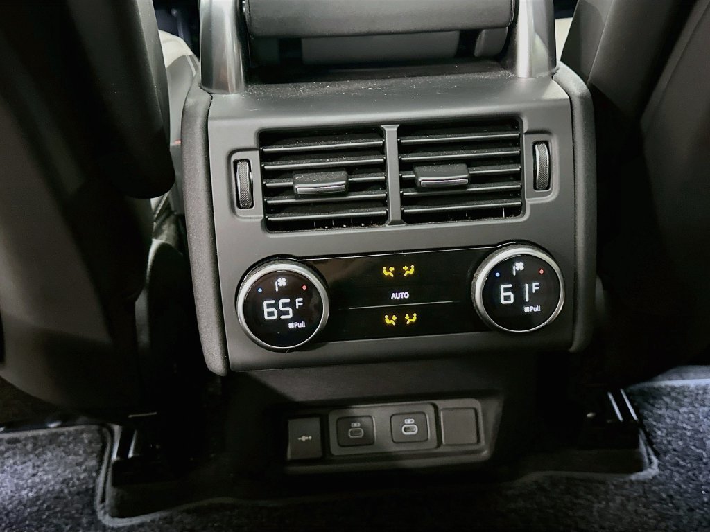 Used 2026 Land Rover Discovery Limited Edition AWD/4WD image 26