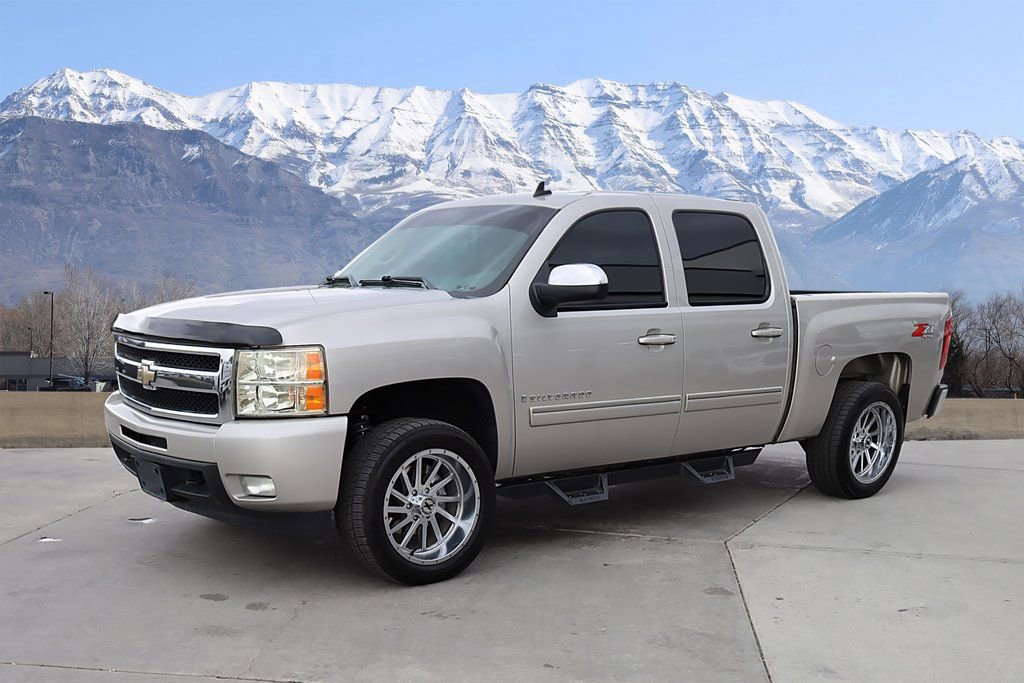 Used 2009 Chevrolet Silverado 1500 LTZ w/ Safety Package image 2