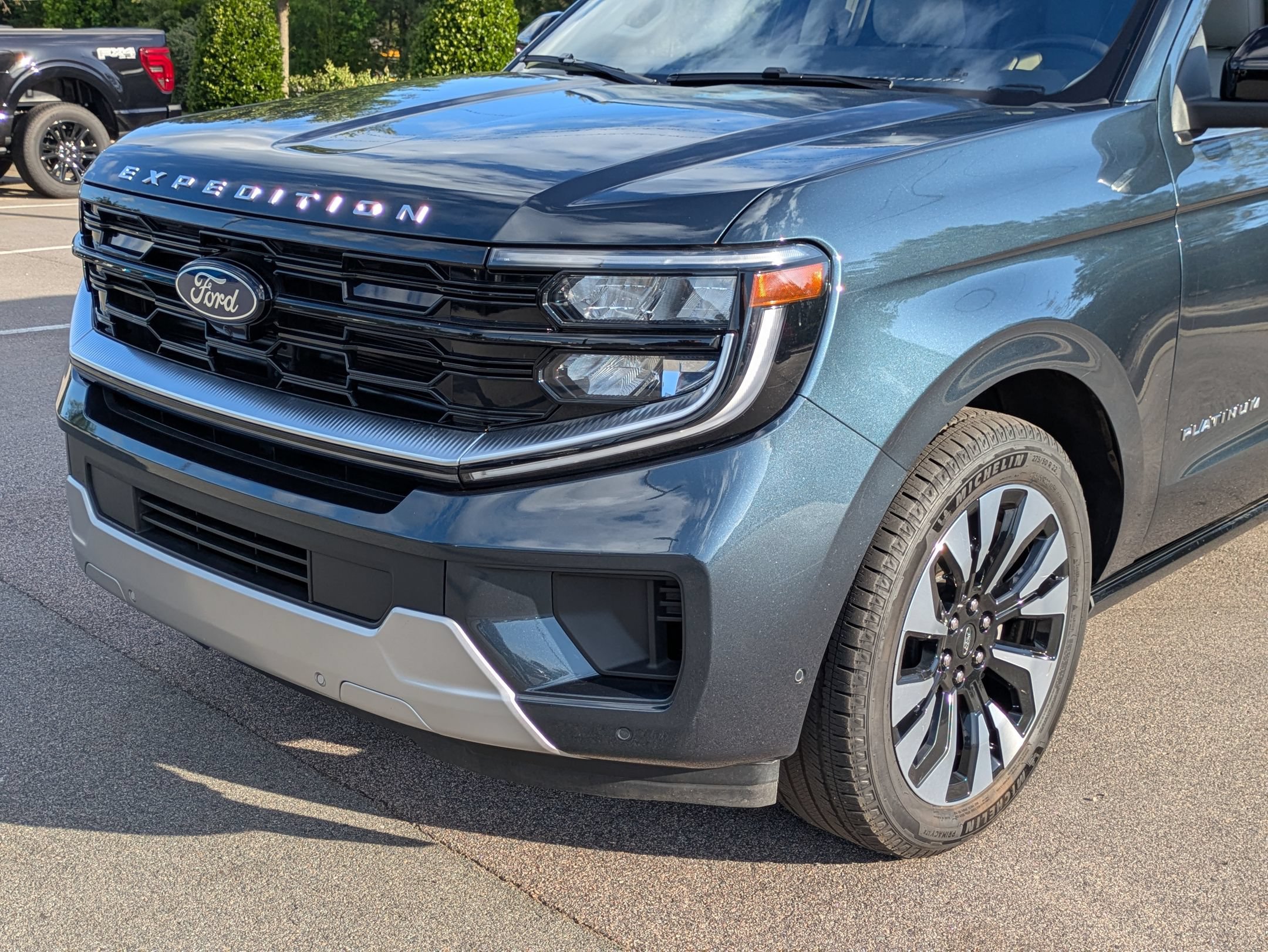Certified 2025 Ford Expedition Max Platinum w/ Driver's Package AWD/4WD image 10