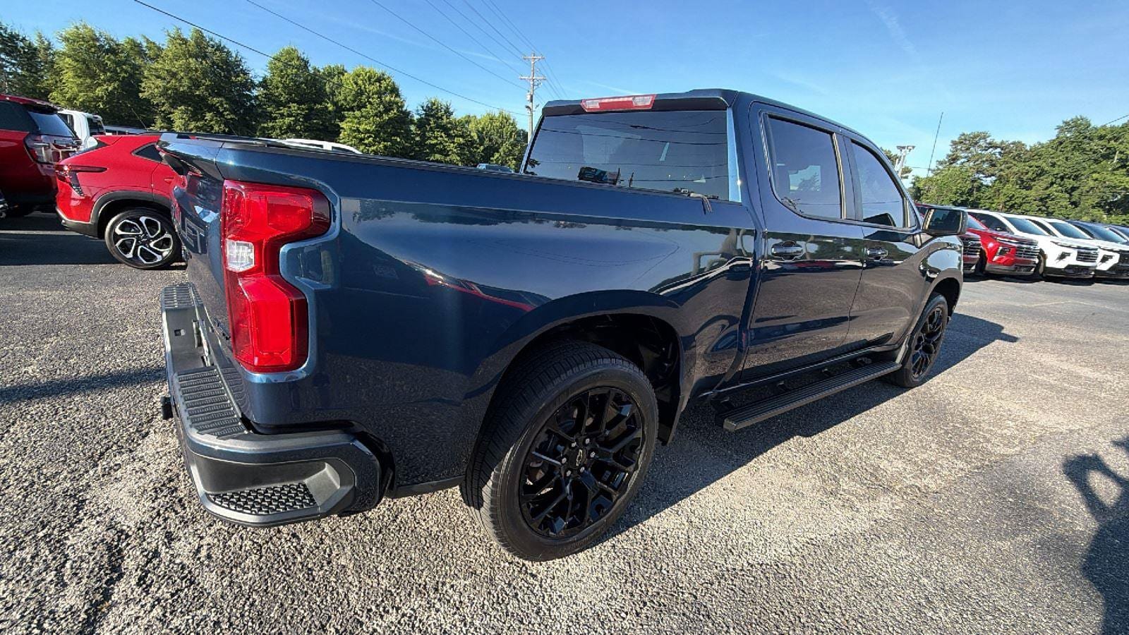 Used 2022 Chevrolet Silverado 1500 RST w/ Z71 Off-Road Package AWD/4WD image 8