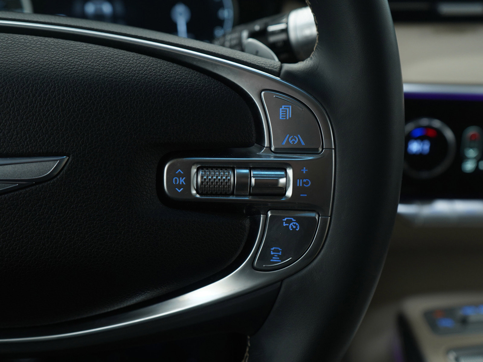 Used 2024 Genesis GV70 2.5T Advanced w/ Advanced Package image 29