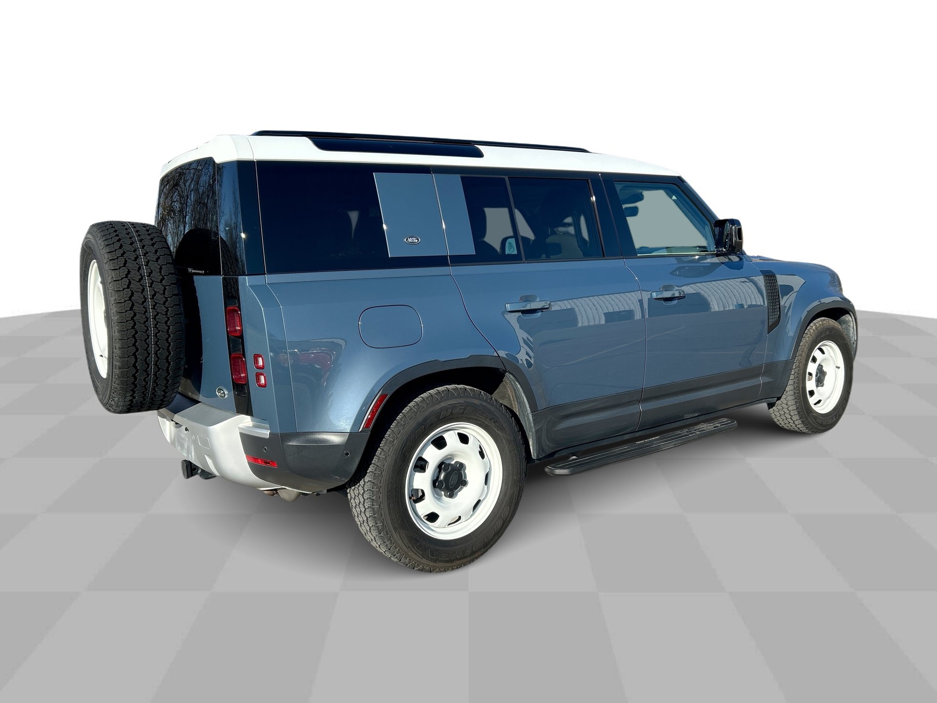 Used 2022 Land Rover Defender 110 S AWD/4WD image 10