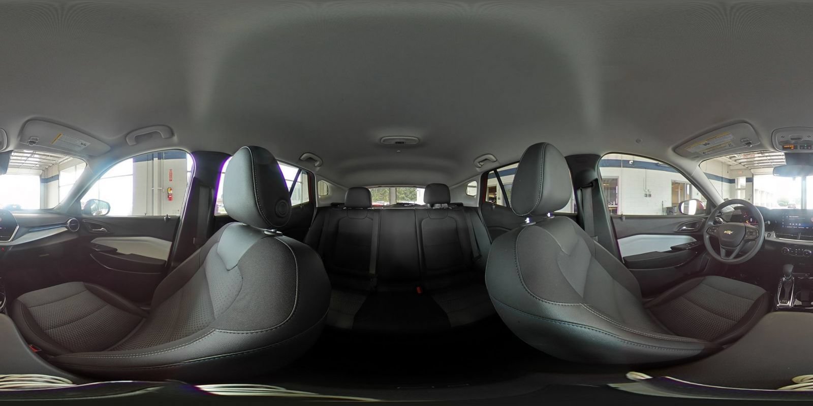 Used 2025 Chevrolet Trax LT FWD image 42