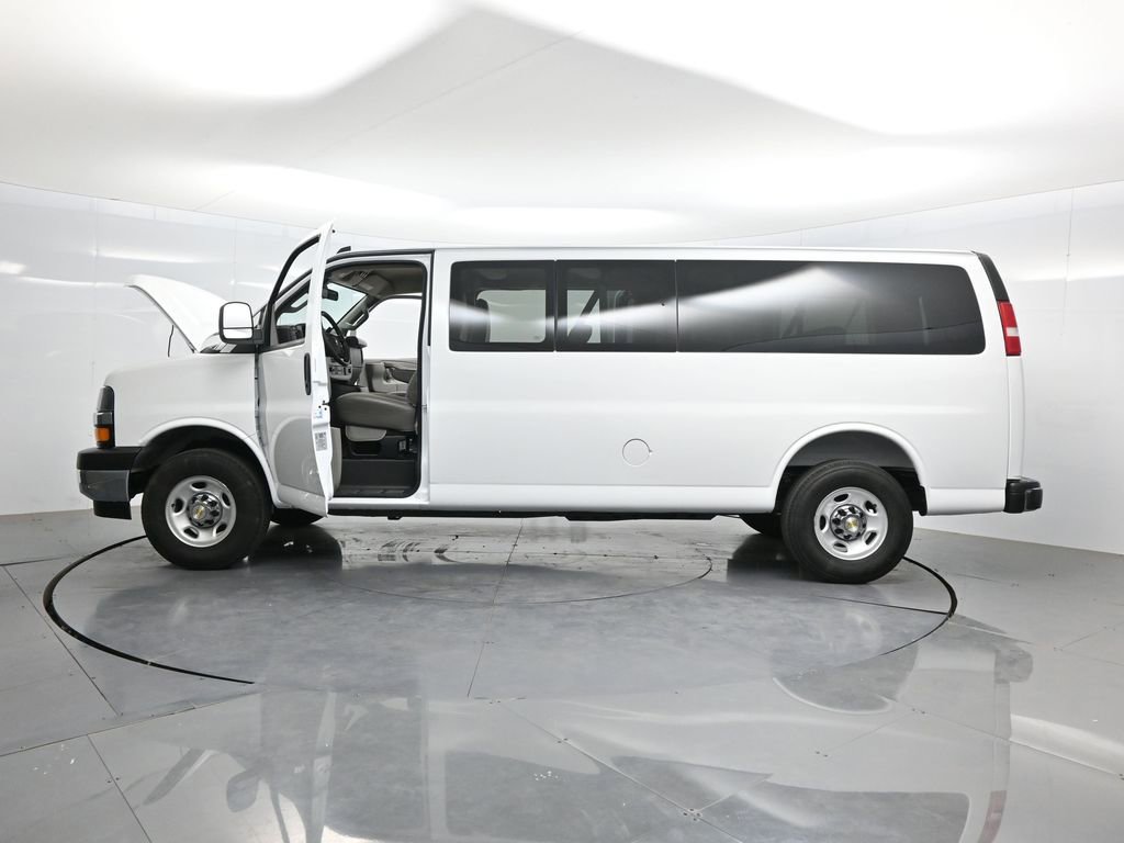 Used 2025 Chevrolet Express 3500 LT w/ LT Preferred Equipment Group RWD image 37