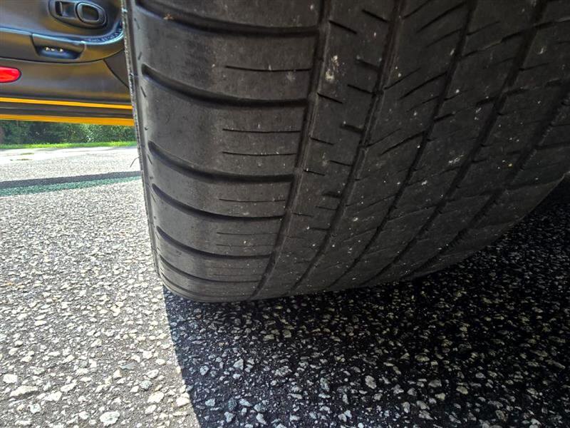 Used 2000 Chevrolet Corvette Coupe w/ Memory Pkg image 16