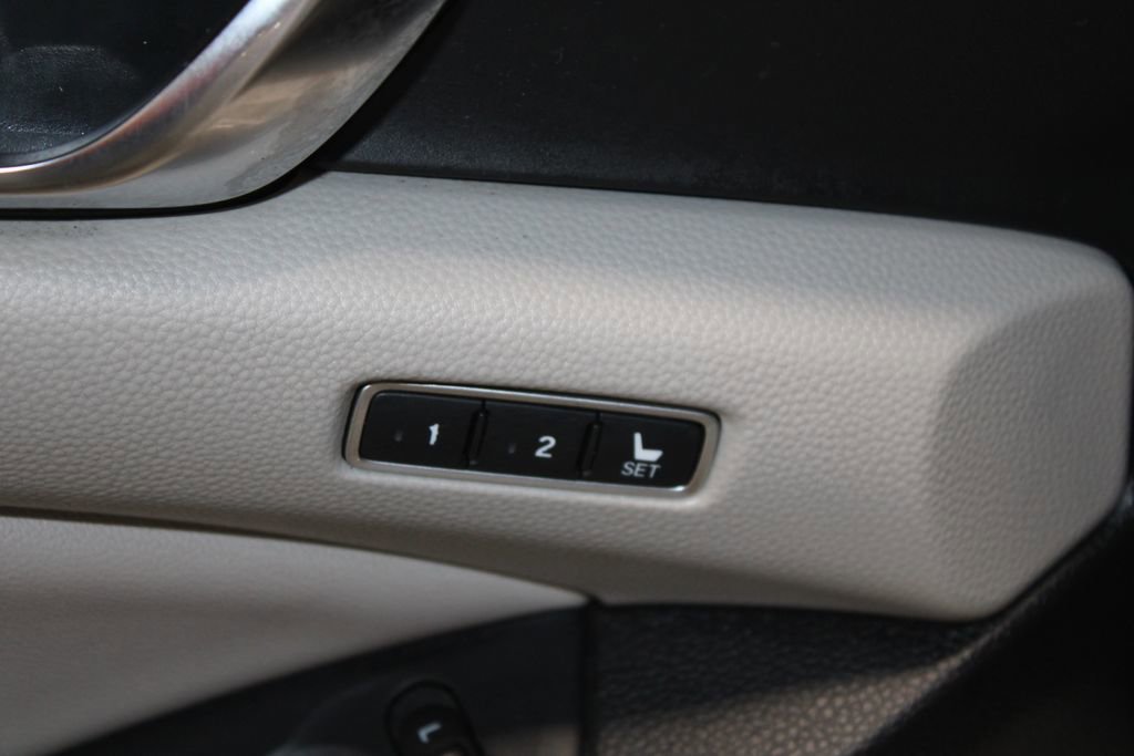 Used 2022 Honda Accord EX-L image 9