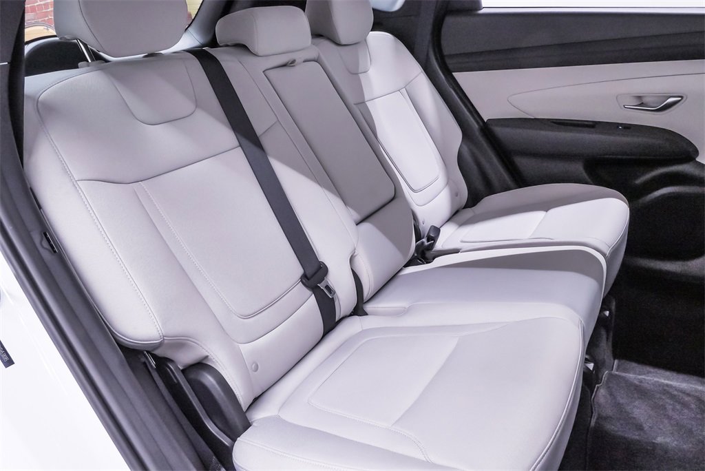 Certified 2025 Hyundai Tucson SE image 11