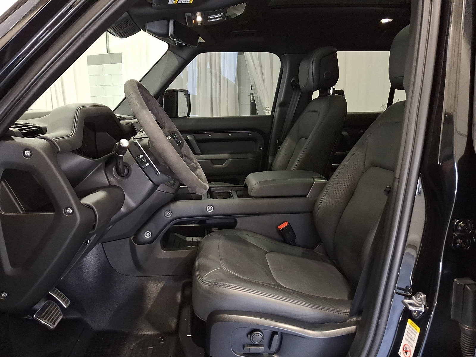 Certified 2023 Land Rover Defender 110 V8 image 12