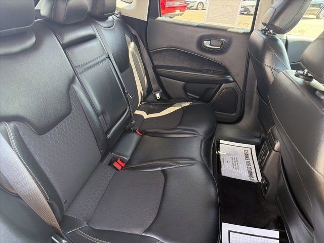 Used 2018 Jeep Compass Latitude w/ Popular Equipment Group AWD/4WD image 16