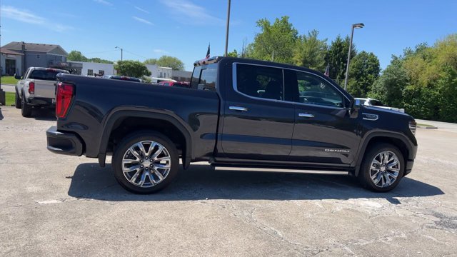 Used 2024 GMC Sierra 1500 Denali w/ Denali Reserve Package AWD/4WD image 9