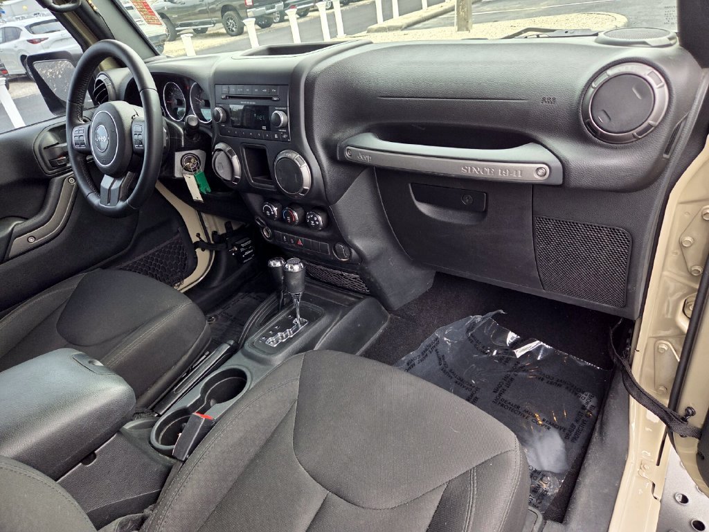 Used 2018 Jeep Wrangler Sport w/ Connectivity Group AWD/4WD image 16