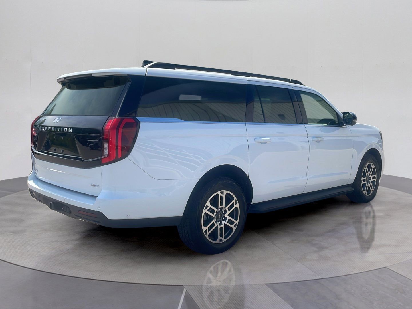 Used 2025 Ford Expedition Max Active AWD/4WD image 6