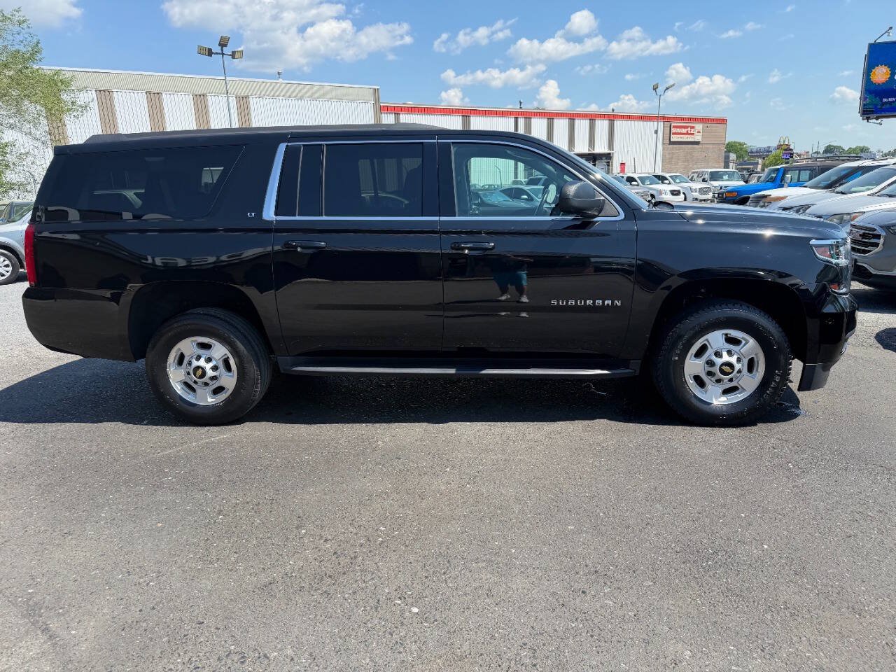 Used 2019 Chevrolet Suburban 3500 LT AWD/4WD image 7