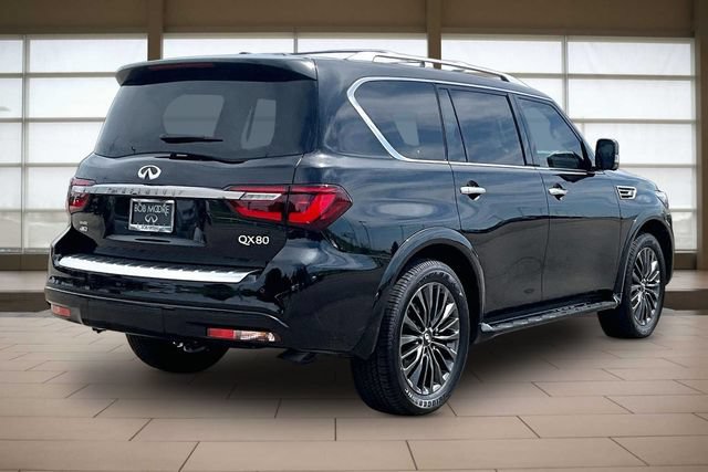 Used 2024 INFINITI QX80 Sensory AWD/4WD image 2
