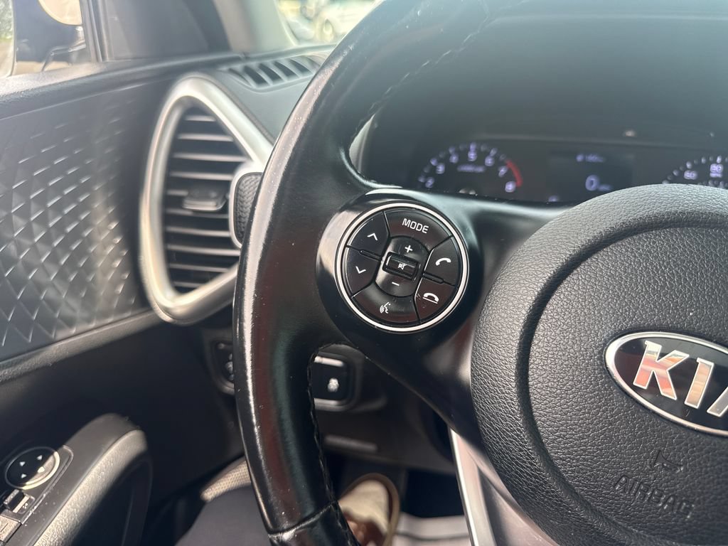 Used 2020 Kia Soul GT-Line w/ GT 2.0L Power Sunroof Package FWD image 38