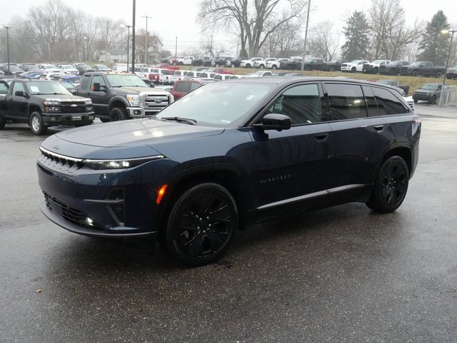 Used 2025 Jeep Wagoneer S Launch Edition image 10