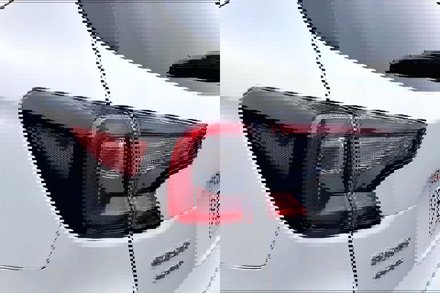 Used 2023 Subaru Outback Limited image 32