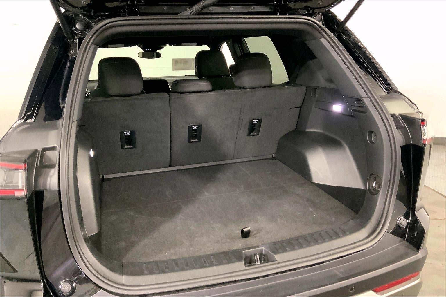 Used 2025 Chevrolet Equinox LT image 4