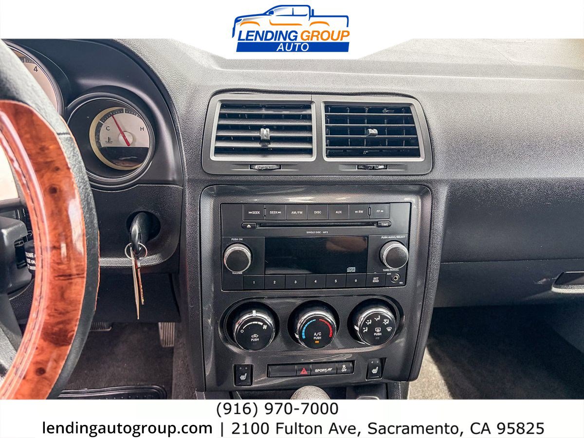 Used 2010 Dodge Challenger SE image 12