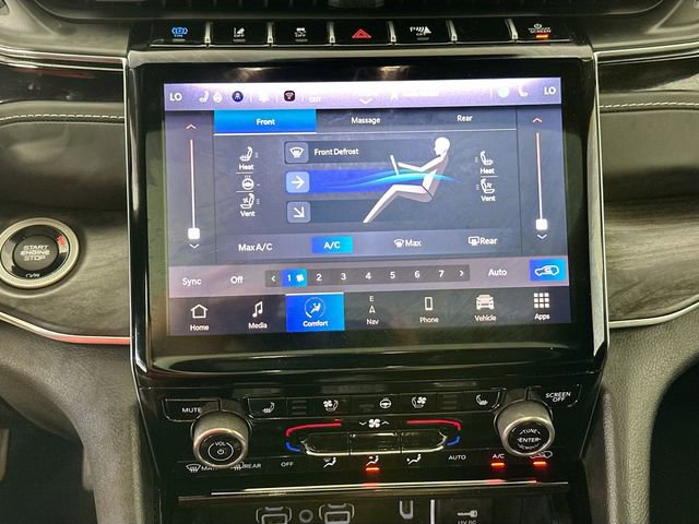 Used 2022 Jeep Grand Cherokee Overland w/ Luxury Tech Group IV AWD/4WD image 15