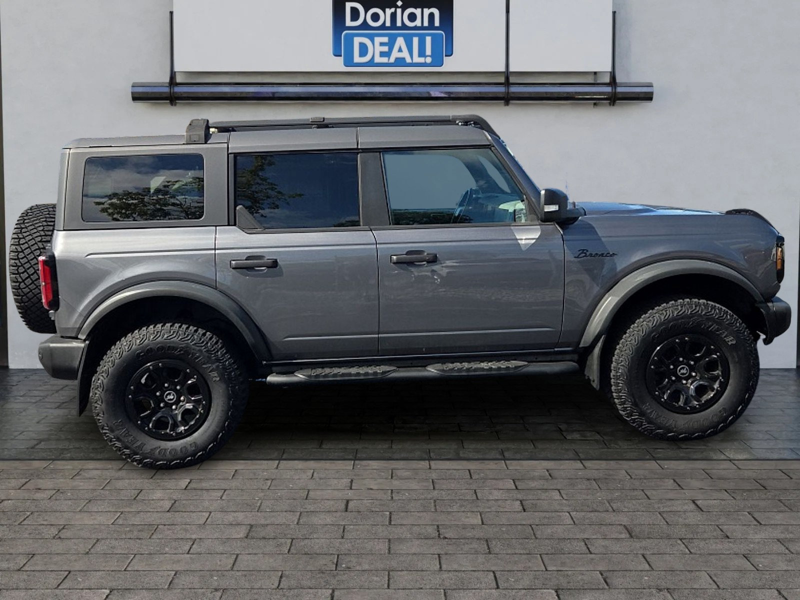 Certified 2023 Ford Bronco Wildtrak AWD/4WD image 2