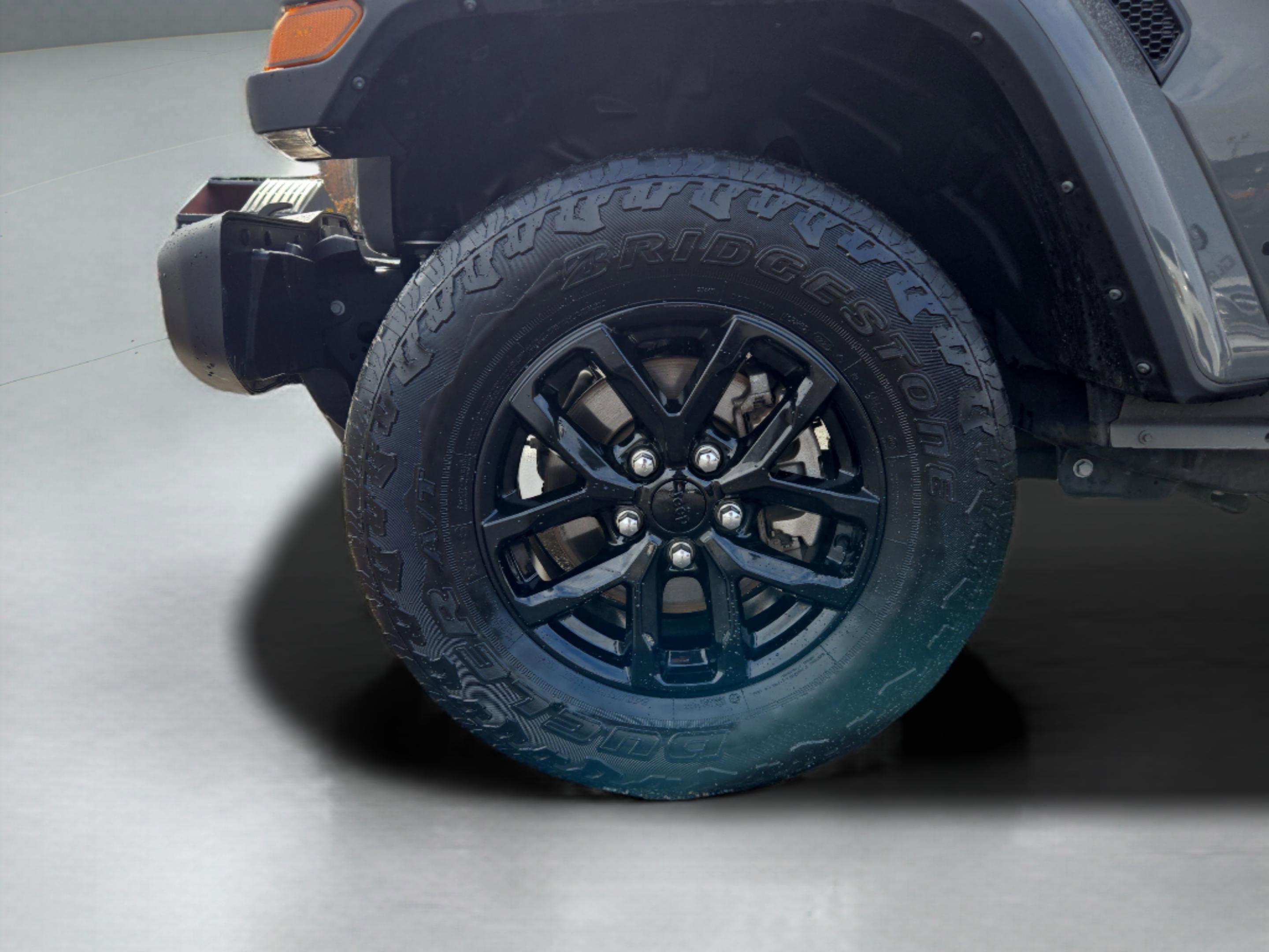 Used 2022 Jeep Gladiator Sport image 10