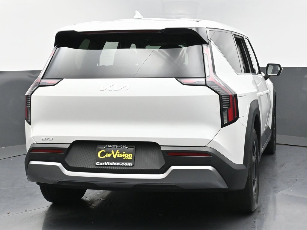 Used 2024 Kia EV9 Light Long Range image 4