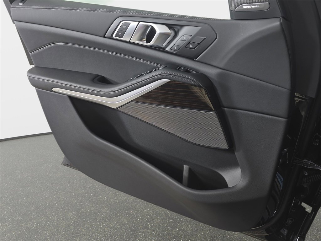 New 2026 BMW X5 xDrive40i w/ M Sport Package image 27