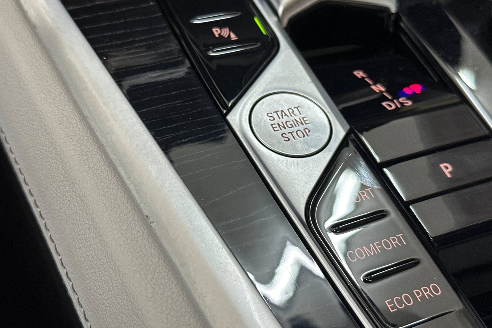 Certified 2024 BMW X6 xDrive40i w/ Premium Package image 35