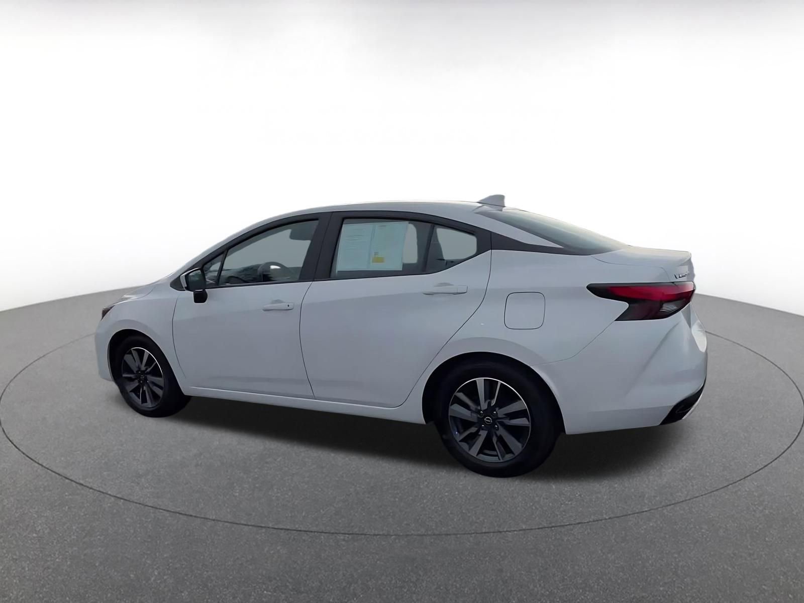 Used 2025 Nissan Versa SV image 10