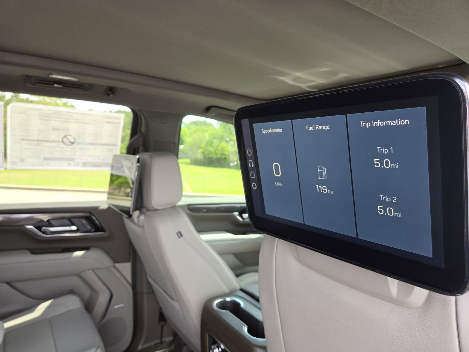 New 2026 GMC Yukon XL Elevation image 33