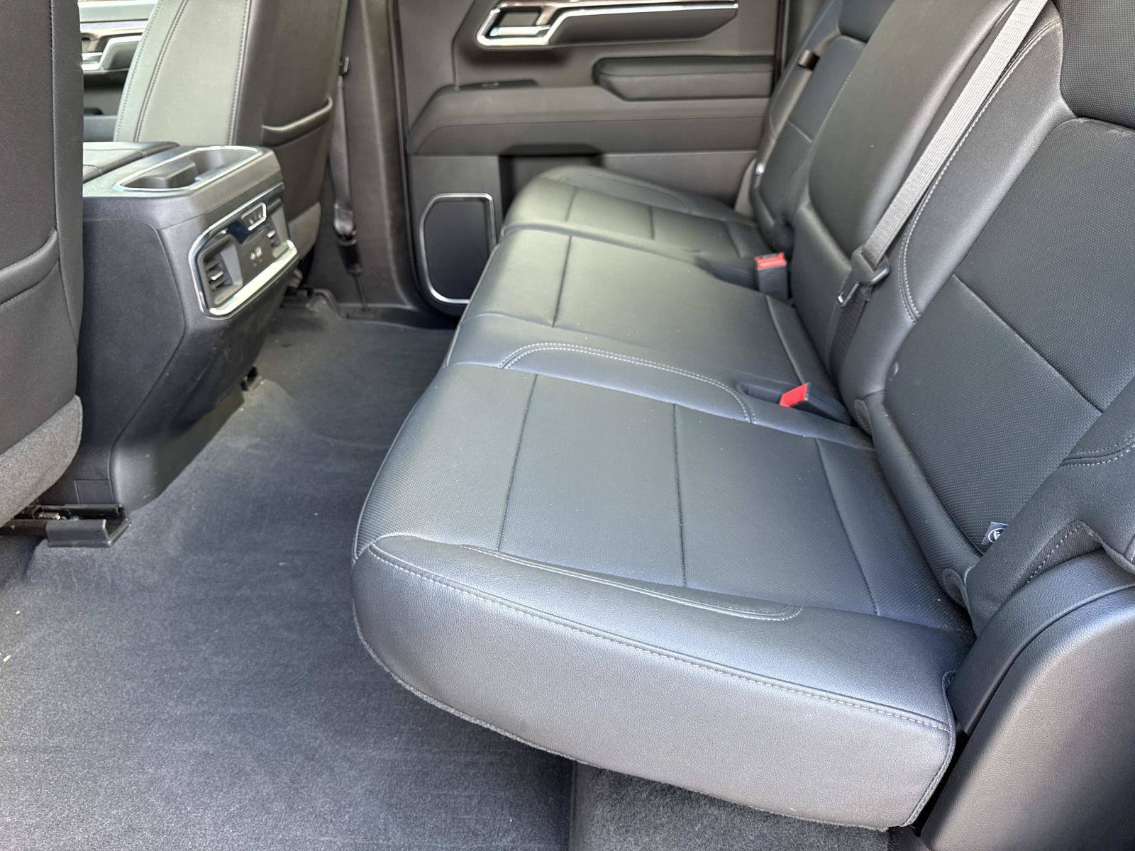 Used 2024 Chevrolet Silverado 3500 LTZ w/ LTZ Convenience Package AWD/4WD image 10