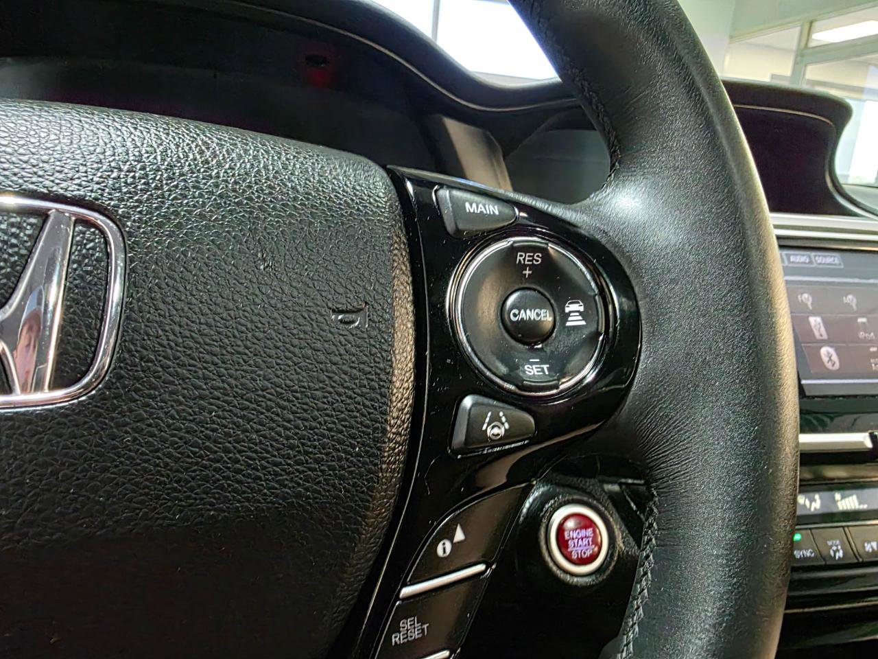 Used 2016 Honda Accord Touring image 32