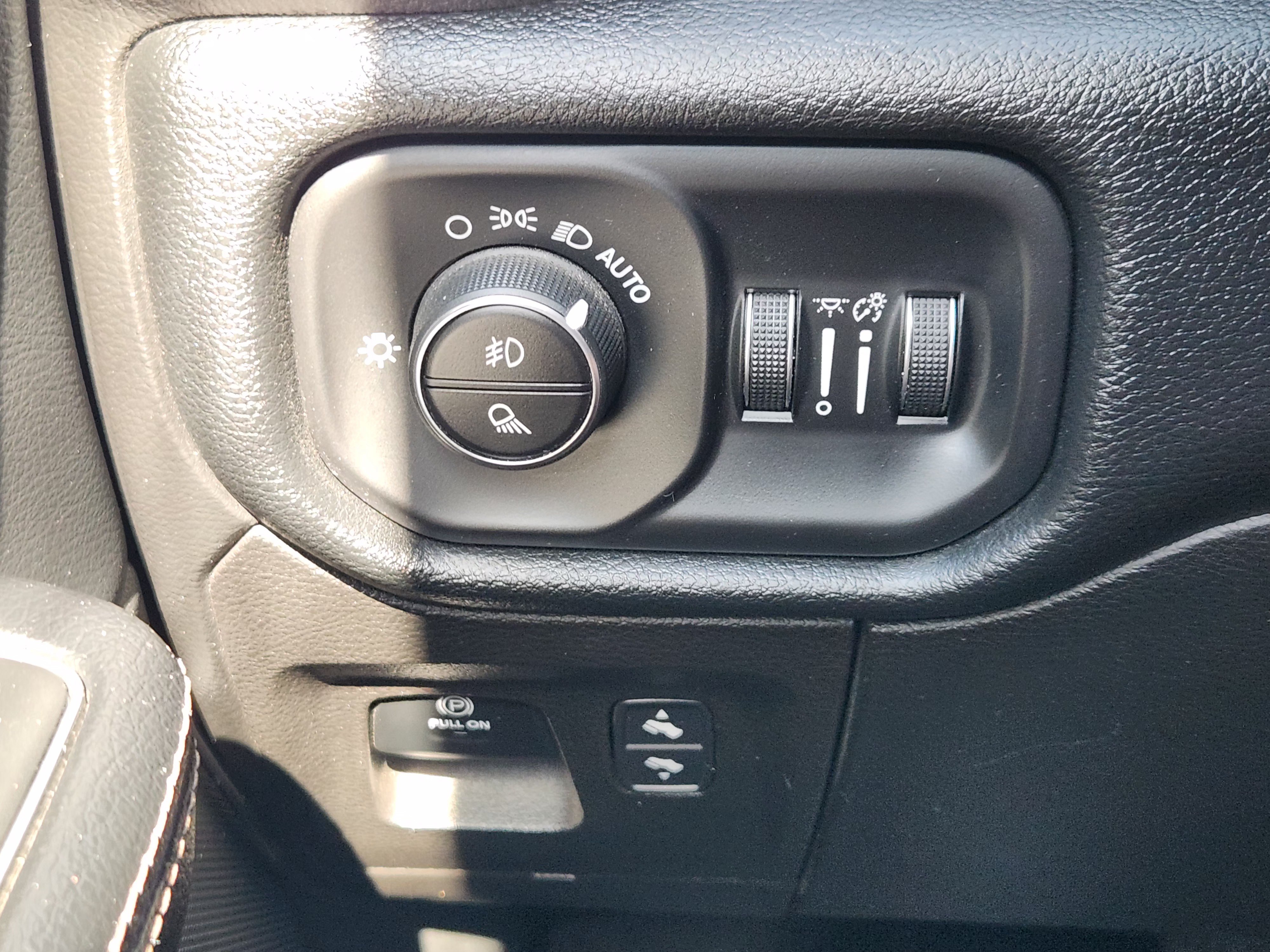 Used 2021 RAM 1500 Laramie AWD/4WD image 24