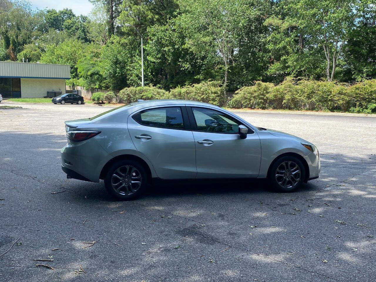 Used 2019 Toyota Yaris LE FWD image 4