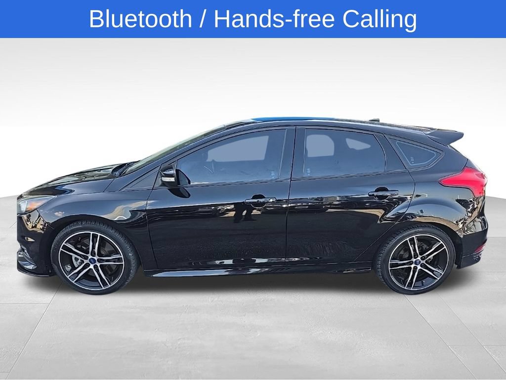 Used 2017 Ford Focus ST FWD image 2