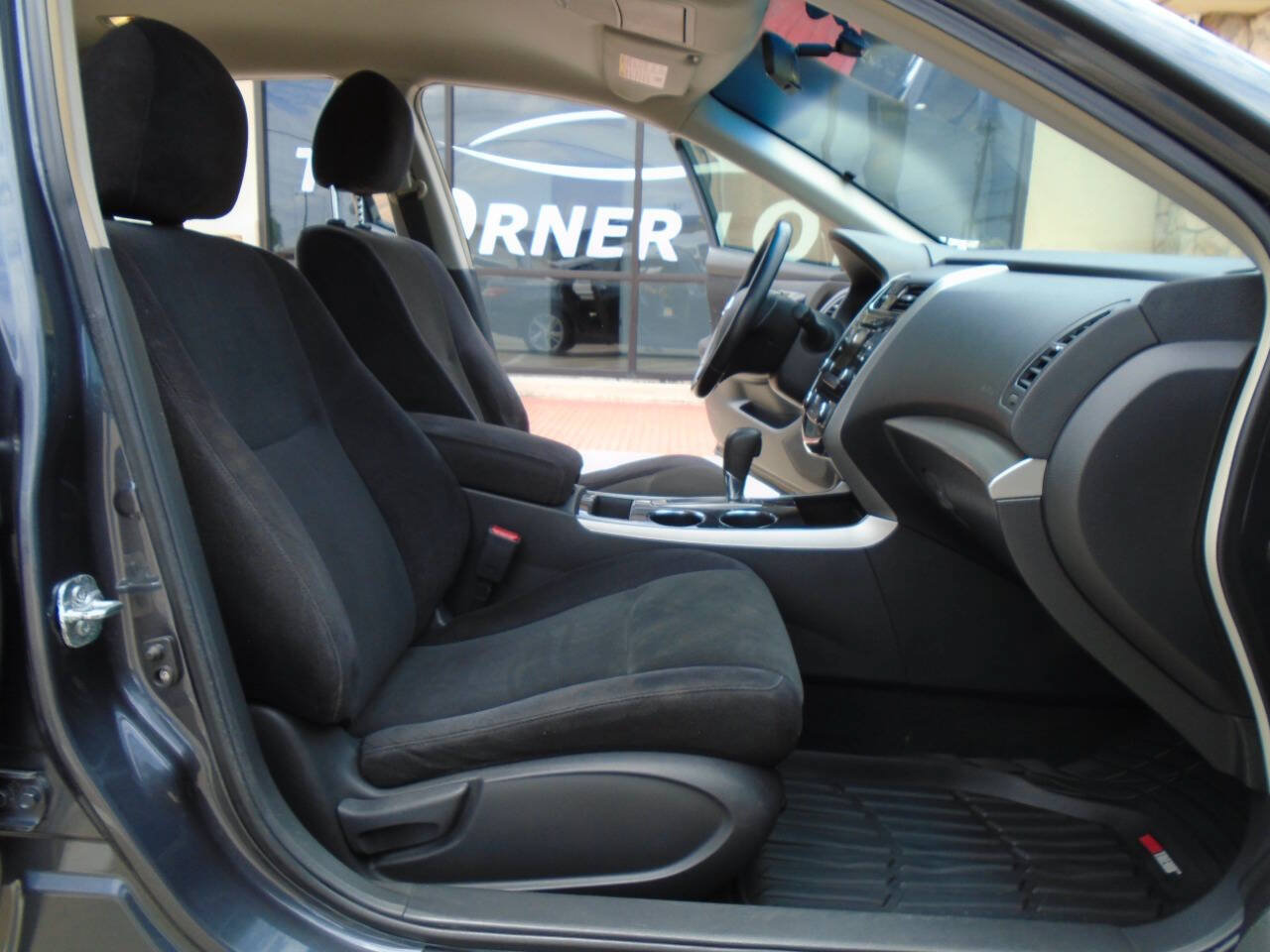 Used 2013 Nissan Altima 2.5 SV FWD image 12